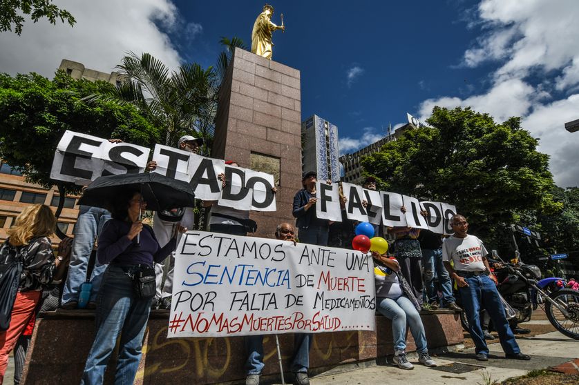 Venezuela, lack of medicines & treatment in the hospitals : nurses, doctors & patients protest in front of the World Health Organization offices (Caracas). The government led by Maduro still does not solve the problem in the health sector, 30.07.18