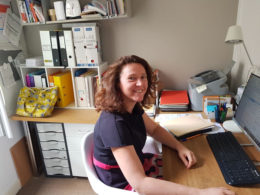 Fanny Dourlet est assistante commerciale aux Ardents Editeurs