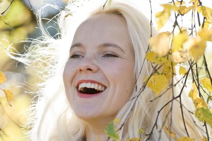 Cécile Coulon, romancière, nouvelliste et poétesse française. Elle vient de faire paraître "Les Ronces" Cécile Coulon, romancière, nouvelliste et poétesse française. Elle vient de faire paraître "Les Ronces"