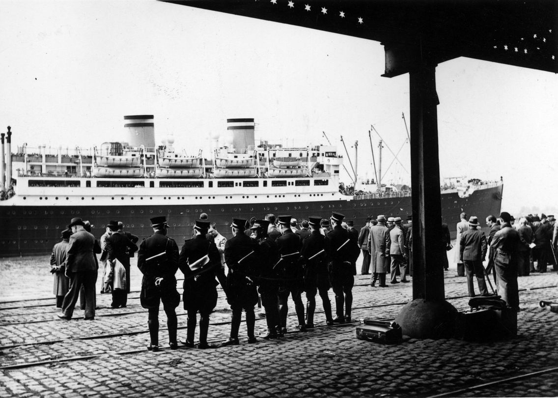 Les Indesirables L Errance Du Saint Louis Le Saint-Louis : 937 réfugiés indésirables sur un bateau en... 1939