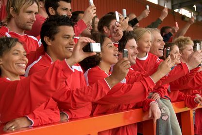 Quel est l'intérêt de filmer des choses qui sont déjà filmées par la télévision ? Quel est l'intérêt de filmer des choses qui sont déjà filmées par la télévision ?