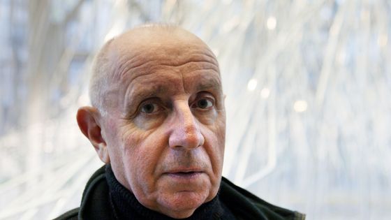 Paul Virilio à la Fondation Cartier (Paris), le 26 novembre 2002 ©AFP - DANIEL JANIN