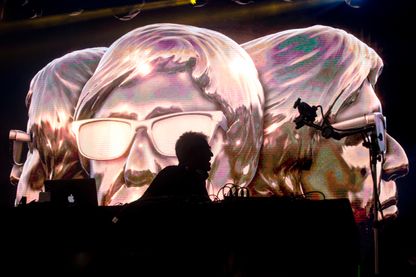 Marc Cerrone, producteur de musique électronique, musicien et compositeur disco, lors d'un live au festival Sónar de Barcelone. Marc Cerrone, producteur de musique électronique, musicien et compositeur disco, lors d'un live au festival Sónar de Barcelone.
