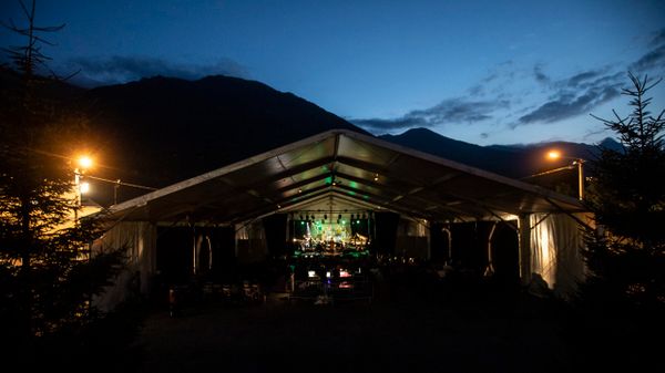 Le Grand Sbam de nuit sur scène