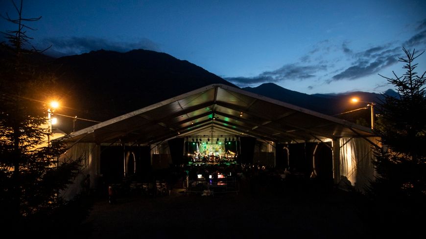 Le Grand Sbam de nuit sur scène