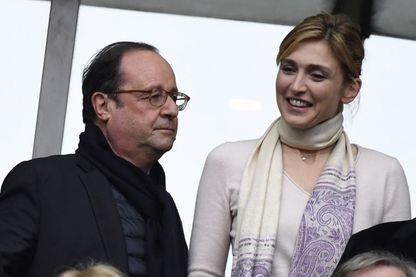 L'ex-président de la République François Hollande et sa compagne, l'actrice Julie Gayet L'ex-président de la République François Hollande et sa compagne, l'actrice Julie Gayet