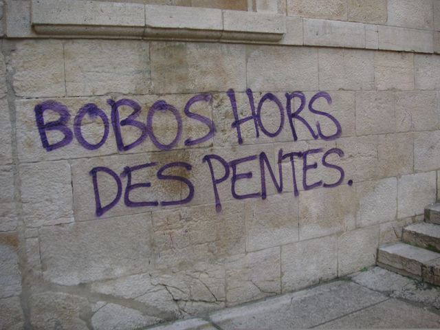Tag sur un mur du quartier de la Croix-Rousse Lyon en 2009.