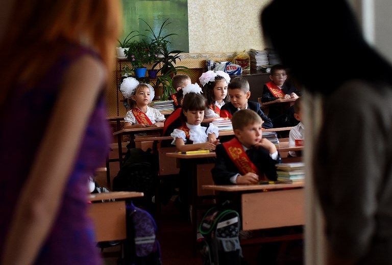 Salle de classe à Volnovakha, au sud de Donetsk, en Ukraine, le 1er septembre 2014.
