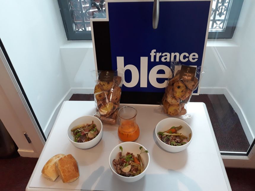 Thon mariné et légumes en pickels