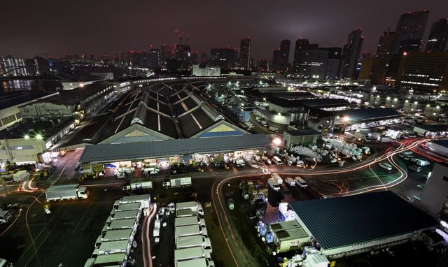 Vue d'ensemble du marché aux poissons Tsukiji, à Tokyo.