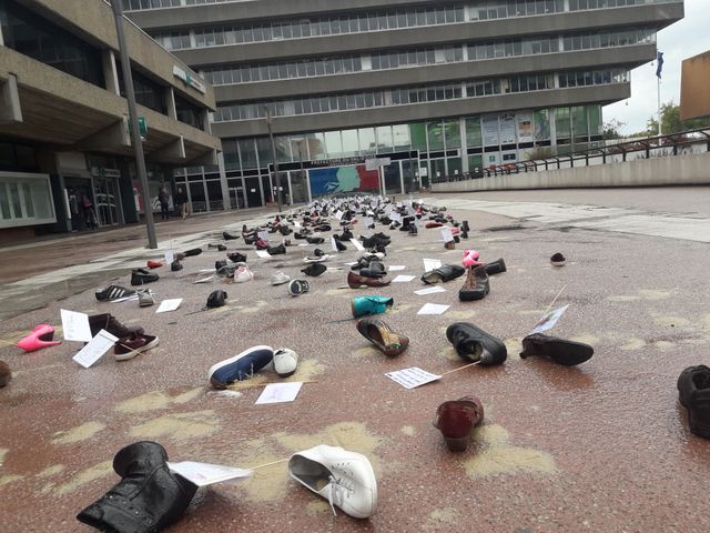 "Pas Pieds" Installation artiviste de Nadège Prugnard et Julie Romeuf.