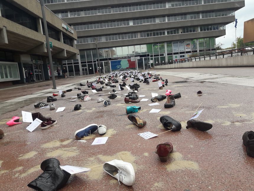 "Pas Pieds" Installation artiviste de Nadège Prugnard et Julie Romeuf.