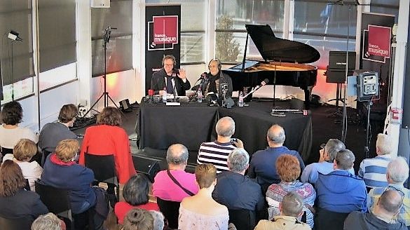 France Musique, en direct des Vedettes de Paris, au pied de la Tour Eiffel... Benoît Duteurtre & Michel Legrand
