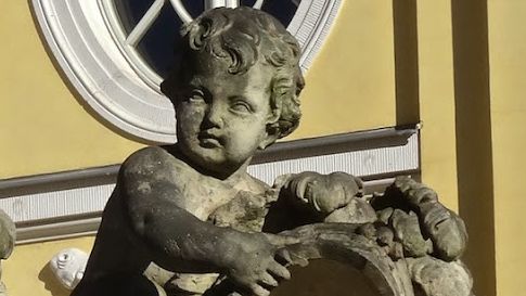 Statue