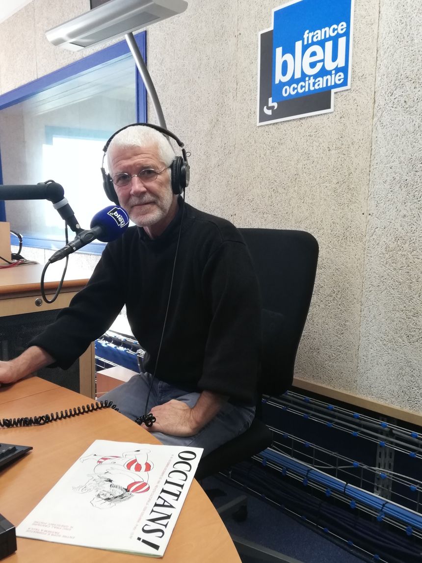 Eric Fraj dans les studios de France Bleu Occitanie
