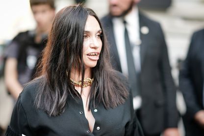 Béatrice Dalle, Paris Fashion Week - Juillet 2017 Béatrice Dalle, Paris Fashion Week - Juillet 2017