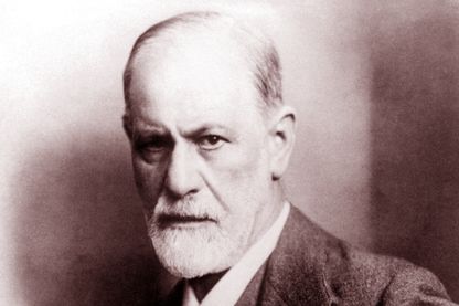 Sigmund Freud, neurologue autrichien, et fondateur de la psychanalyse vers 1922. Sigmund Freud, neurologue autrichien, et fondateur de la psychanalyse vers 1922.