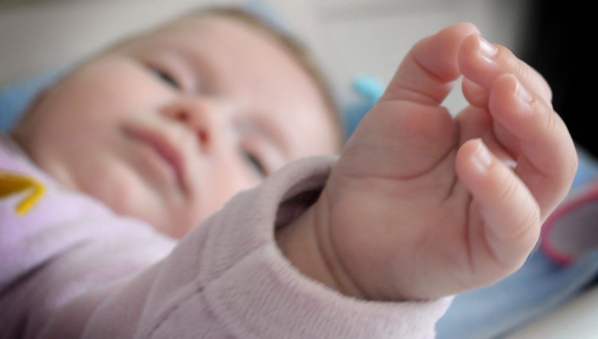 Mystere Des Enfants Nes Sans Main Des Exces De Cas En Loire Atlantique Et En Bretagne Mais Pas Dans L Ain