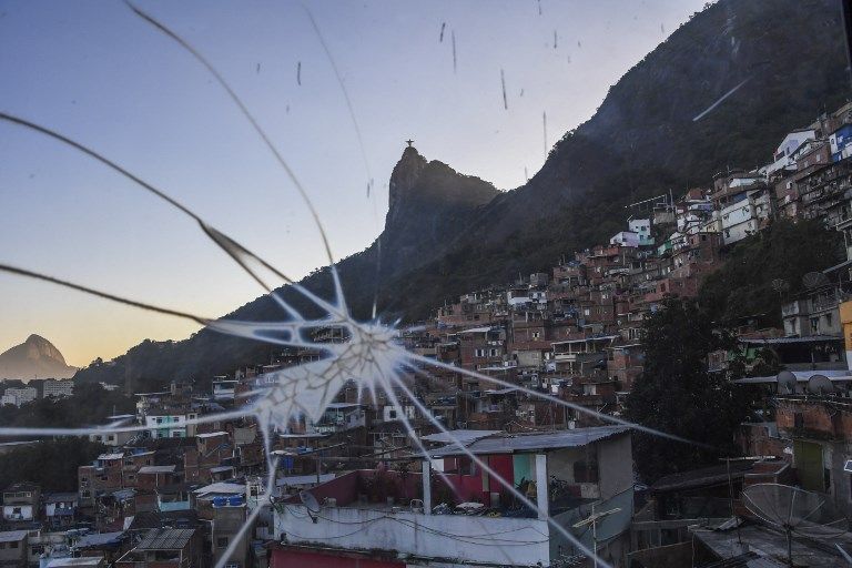 Vue du "Plano Inclinado" dans la favela Santa Marta favela au Brésil.
