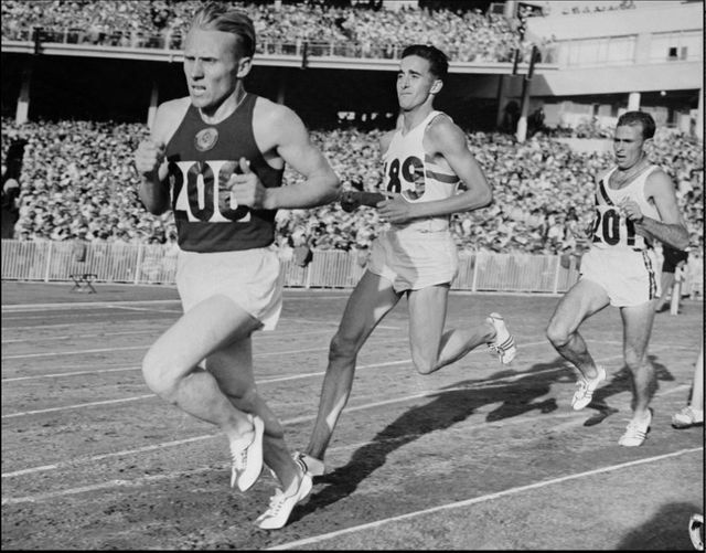 Vladimir Kuts, le premier athlète soviétique à devenir champion olympique : il remporta deux médailles d'or, pour le 5.000 m et pour le 10.000 m, aux Jeux Olympiques de Melbourne (Australie) en 1956.