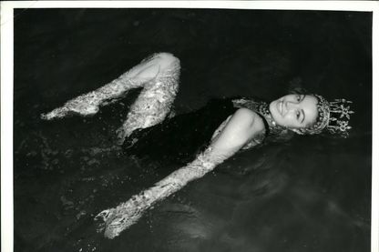 Esther Williams, championne olympique de natation devenue stars du 7e art dans les années 1940, grâce notamment à ses apparitions dans des comédies musicales aquatiques Esther Williams, championne olympique de natation devenue stars du 7e art dans les années 1940, grâce notamment à ses apparitions dans des comédies musicales aquatiques