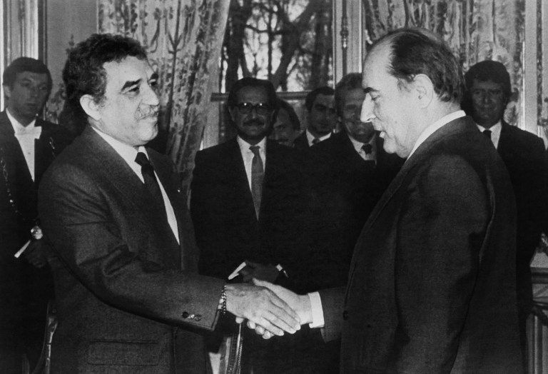 Garcia Marquez et François Mitterrand à Paris en décembre 1981.