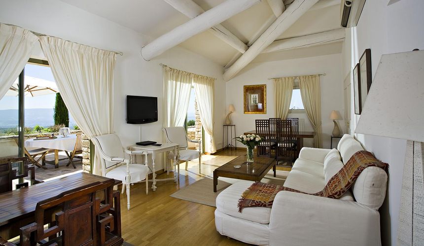 salon avec vu sur le luberon
