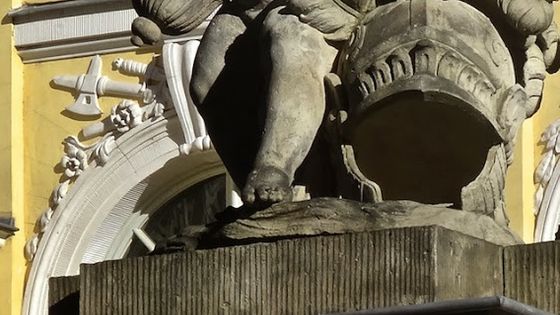 Statue