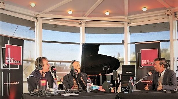 France Musique, en direct des Vedettes de Paris, au pied de la Tour Eiffel... Benoît Duteurtre; Michel Legrand & Stéphane Lerouge