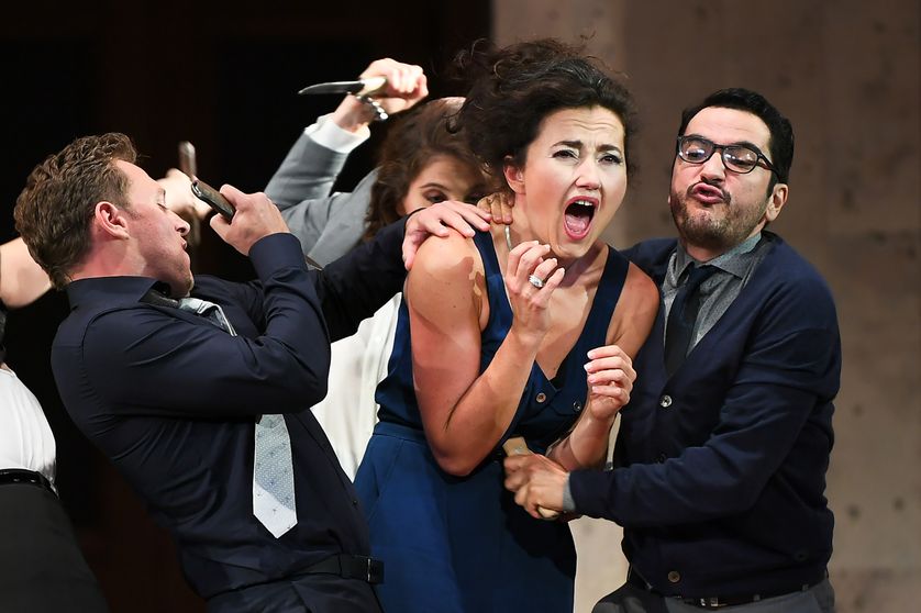 La chanteuse lyrique Stéphanie d'Oustrac interprète le rôle de Carmen, dans la version du metteur en scène Dmitri Tcherniakov, le 27 juin 2017, à Aix-en-Provence.