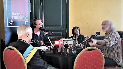 France Musique en direct du musée de Montmartre... Au micro Jean-Claude Gouvernon, Benoît Duteurtre, Rosalie Dubois & Bernard Ascal (g. à d.)