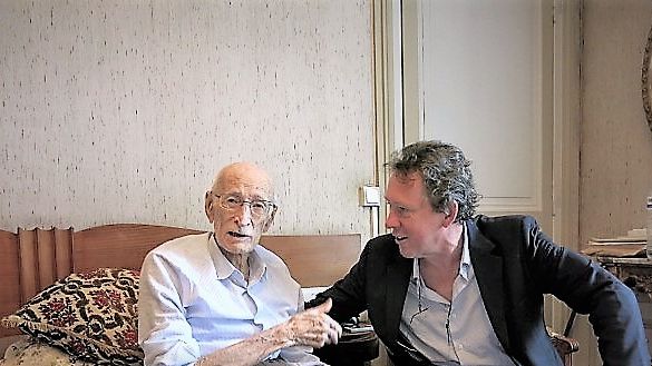 Connu pour ses chansons interprétées par Henri Salvador... Maurice Pon, naît à Bordeaux en 1921