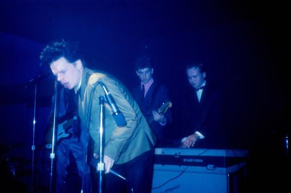 Concert de James Chance and Teenage Jesus & The Jerks en 1977 à New-York. Le groupe inclue aussi la performeuse Lydia Lunch, qui est hors-champs.