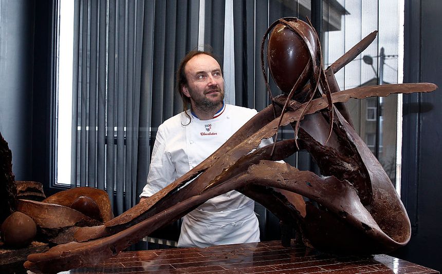 Patrick Roger dans son atelier de Sceaux