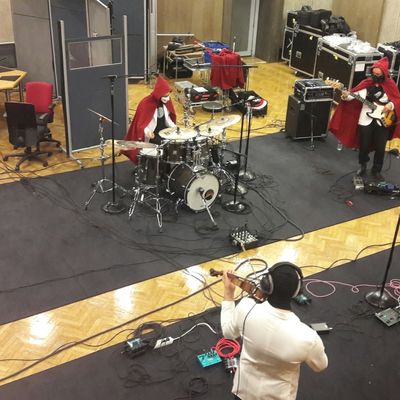 Idiot Saint Crazy Orchestra & guests en enregistrement pour Tapage nocturne au studio 107