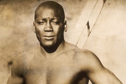 Le boxeur Jack Johnson en 1910 Le boxeur Jack Johnson en 1910