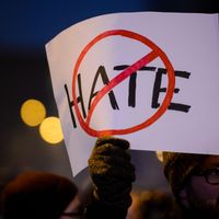 Les "haters" sont-ils plus bêtes que méchants?