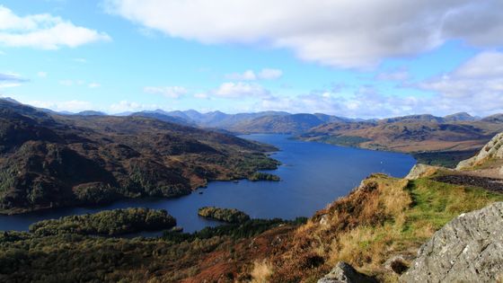 Vue sur le lac Katrine, Parc national des Trossachs, Ecosse ©Getty - Paul Bettison