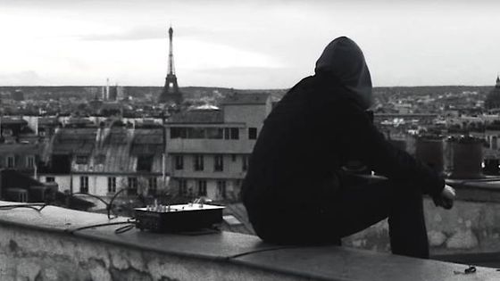 Extrait du clip d'Hugo TSR, Là-Haut, de l'album Tant qu'on est là (2017)