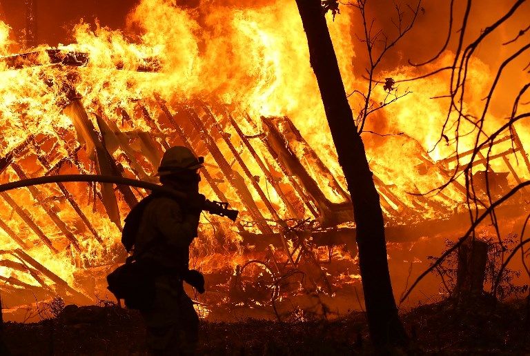 Les flammes continuent vendredi de ravager la petite commune de Magalia dans le nord de la Californie