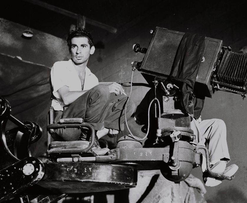 Portrait de Youssef Chahine en tournage