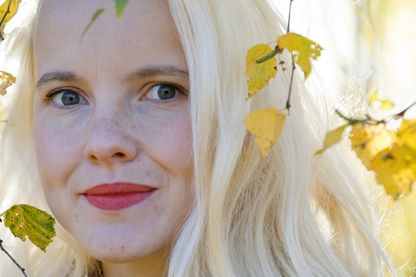 Cécile Coulon, romancière, nouvelliste et poétesse française. Cécile Coulon, romancière, nouvelliste et poétesse française.