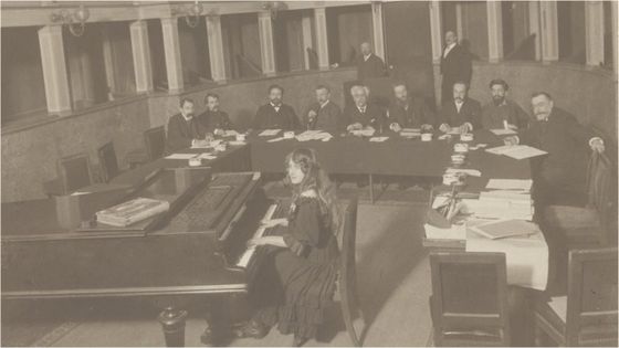 Un jury au Conservatoire national de musique et de déclamation. Photo de Manuel, Henri (1874-1947) - BnF-Gallica