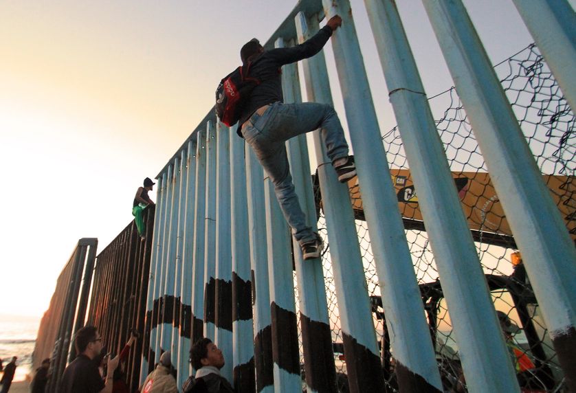 Premières arrivées à Tijuana de demandeurs d'asile des "caravanes de migrants"