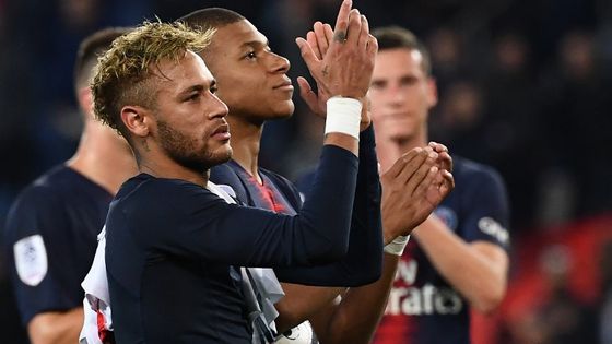 D'après les révélations de Mediapart, les joueurs du PSG bénéficieraient d'une "prime éthique" pour les inciter, notamment, à saluer le public venu les encourager. ©AFP - Anne-Christine POUJOULAT