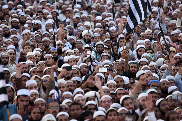 Des militants islamistes pakistanais manifestent contre la libération d’Asia Bibi à Karachi le 8 novembre 2018
