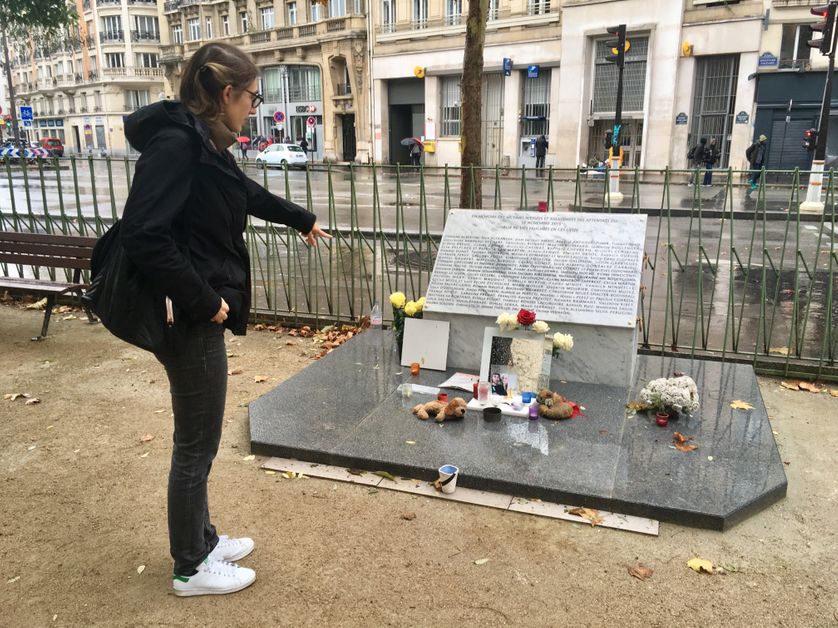 La sociologue Sarah Gensburger documente depuis décembre 2015 l’évolution des lieux de mémoires dans le quartier du Bataclan.