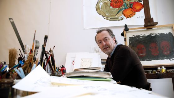 L'auteur et illustrateur Grégoire Solotareff en novembre 2013 à Paris. ©AFP - PATRICK KOVARIK