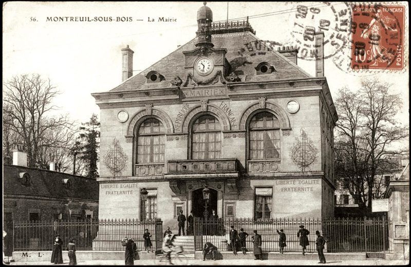 La mairie de Montreuil (carte postale, début du XXe siècle) ©Coll. Musée de l'Histoire vivante