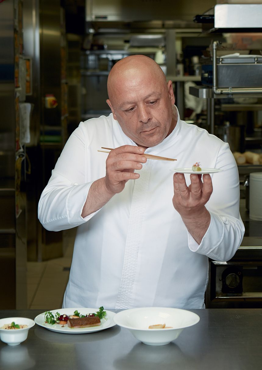 Bertrand Raynaud travaille avec les plus grands chefs cuisiniers...Comme Thierry Marx, l' ambassadeur de la cuisine moléculaire